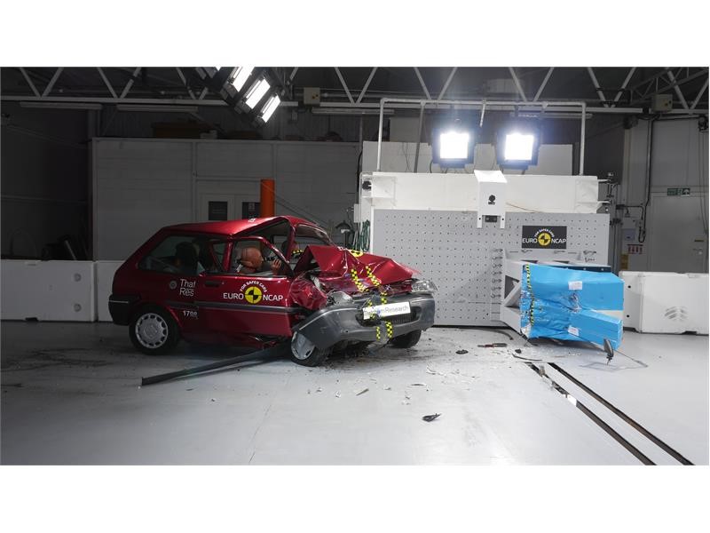Rover 100 po crashtestu, zdroj: Euro NCAP